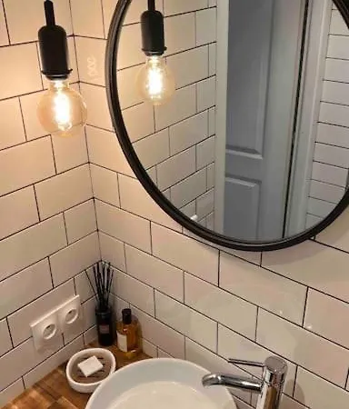 Cozy One Bedroom In Center * Nice